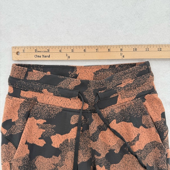Lululemon Ready to Rulu‎ Jogger 29"
Heritage Speckle Camo Jacquard Graphite 2 - Picture 12 of 15